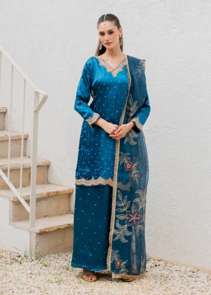 Pakistani Luxury dresses Festive collection in UK online