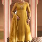 Pakistani Luxury dresses Festive collection in UK online