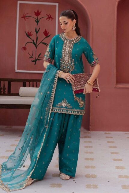 Pakistani Luxury dresses collection by House of Zayra in UK online